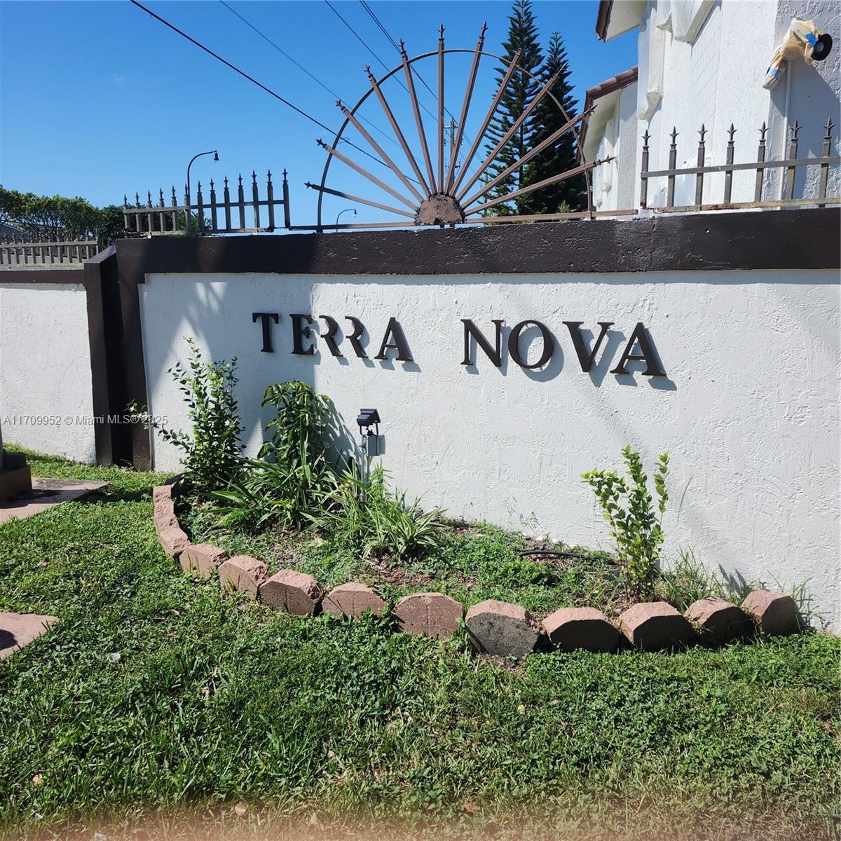 TERRANOVA 9 CONDO - Residential