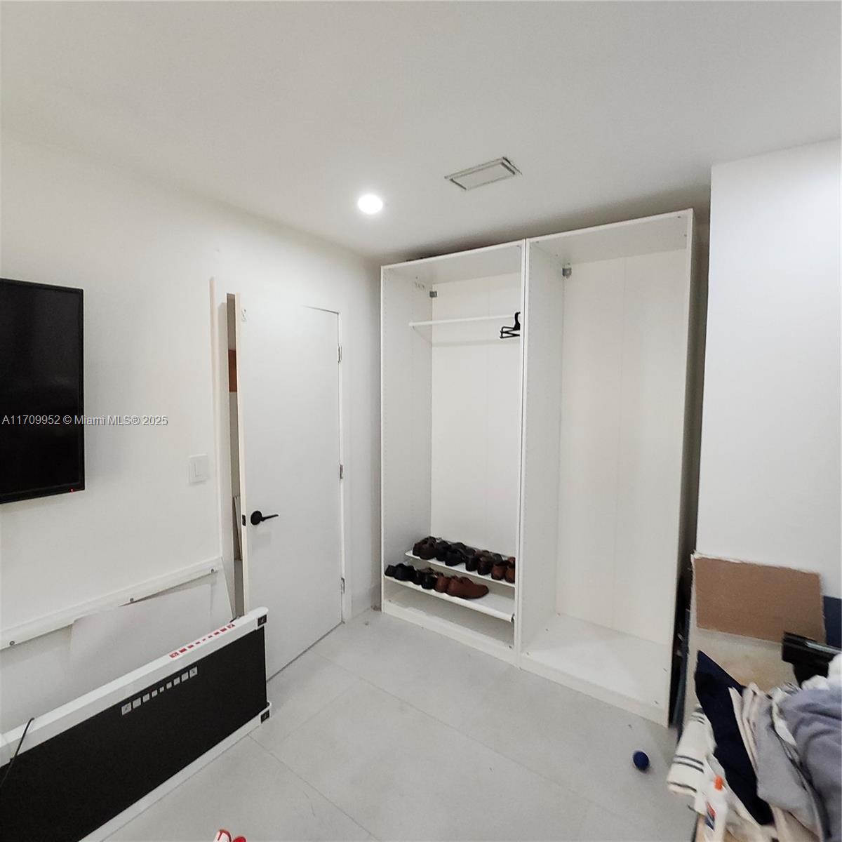 TERRANOVA 9 CONDO - Residential