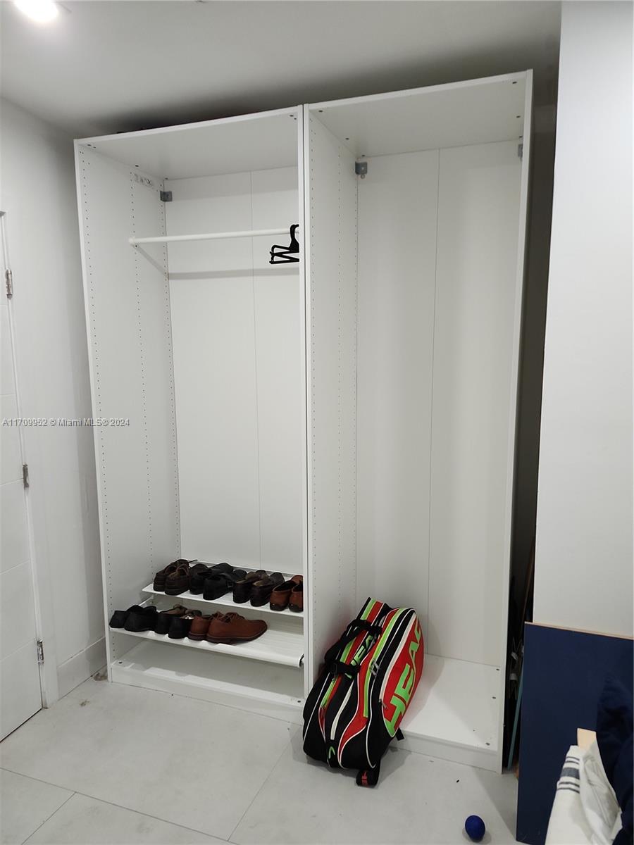 TERRANOVA 9 CONDO - Residential