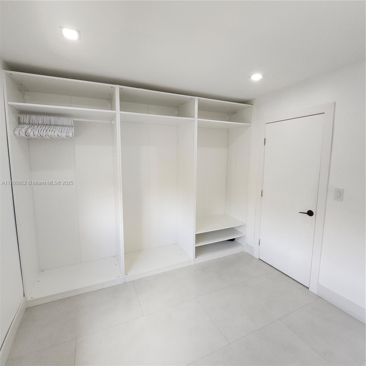 TERRANOVA 9 CONDO - Residential