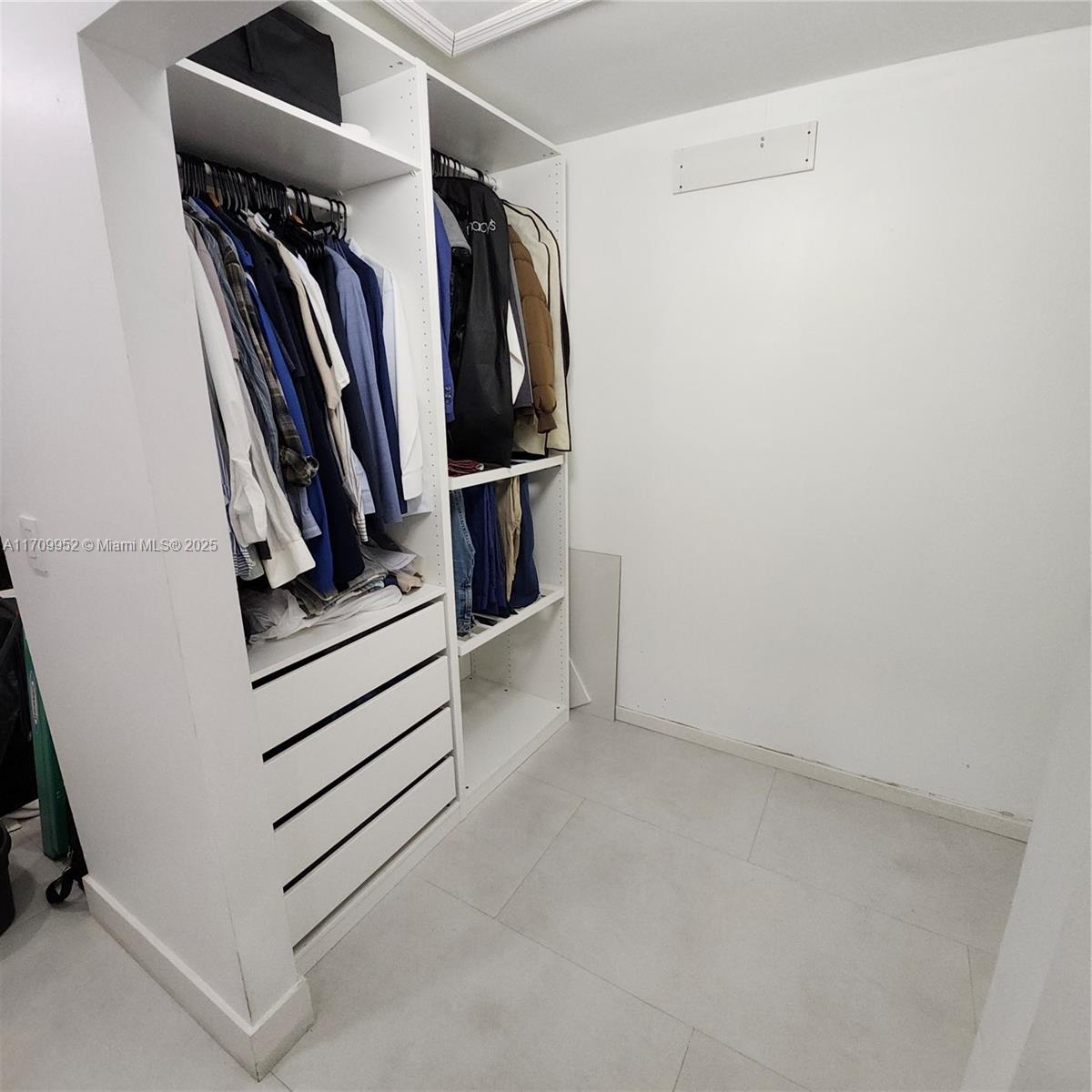 TERRANOVA 9 CONDO - Residential