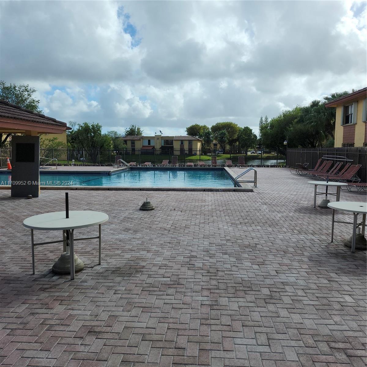 TERRANOVA 9 CONDO - Residential