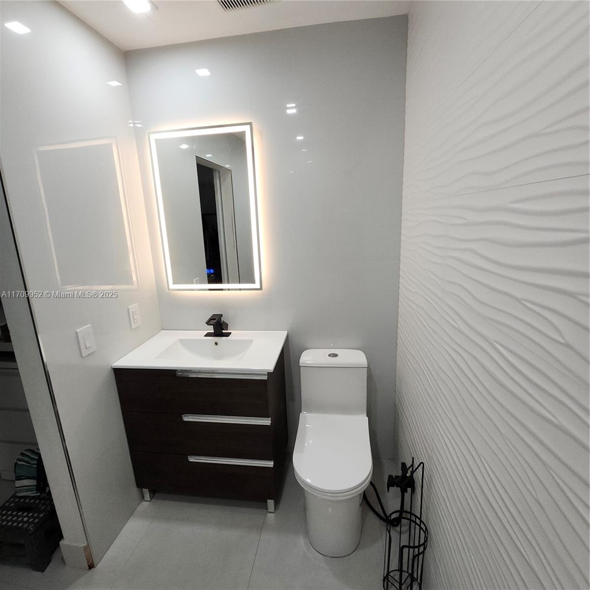 TERRANOVA 9 CONDO - Residential