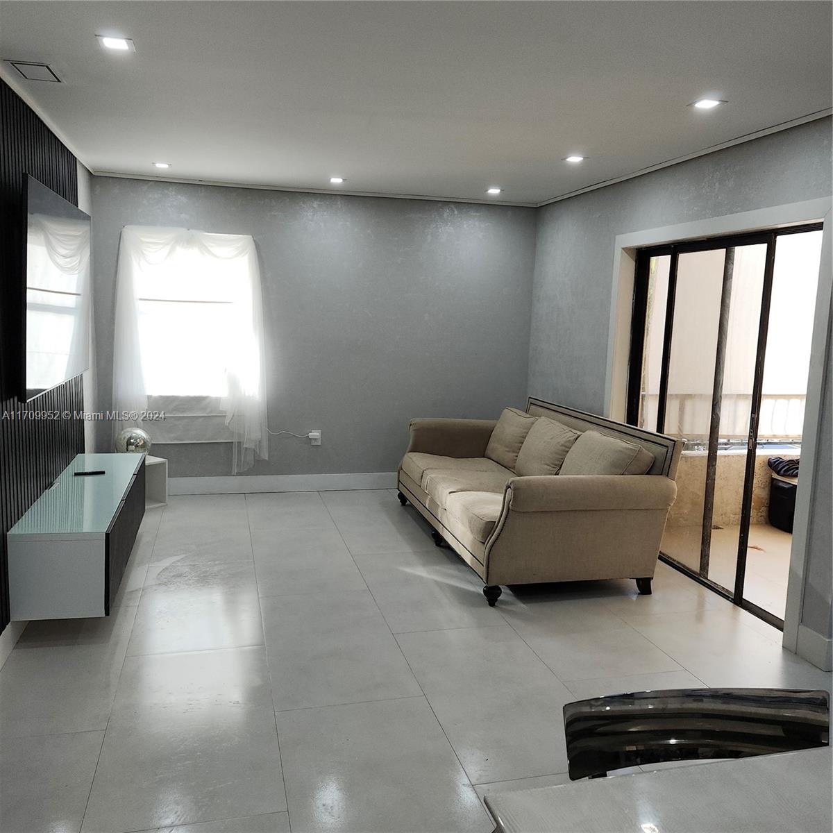 TERRANOVA 9 CONDO - Residential