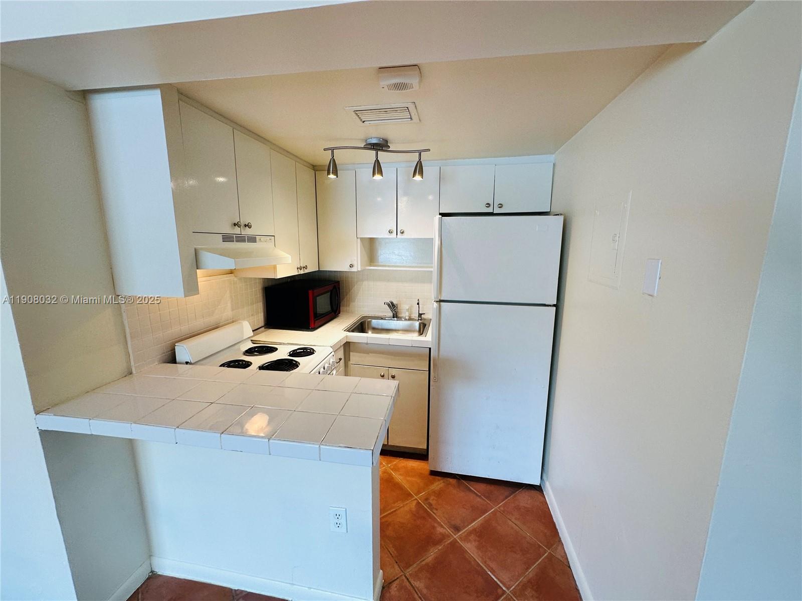 BOUGAINVILLEA SOUTH CONDO - Residential Lease