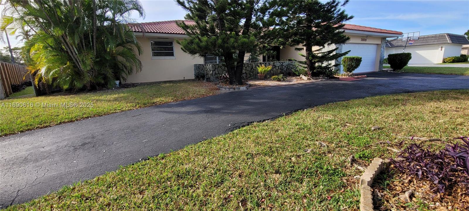 Welcome to this beautiful 3/2, 2 car garage in an oversized corner lot located in prestigious Emerald Hills subdivision offering both privacy and convenience. Close to places of worship, walking distance to parks, close to the airport, 15 min from beautiful Hollywood Beach. Greeted by an ample and bright living room that flows effortlessly to the dining room and well appointed kitchen making it perfect for intimate gatherings or quite evenings.
No flood zone. Roof is less than 10 yrs old. Spectacular screened pool and patio.
Furniture available for sale.