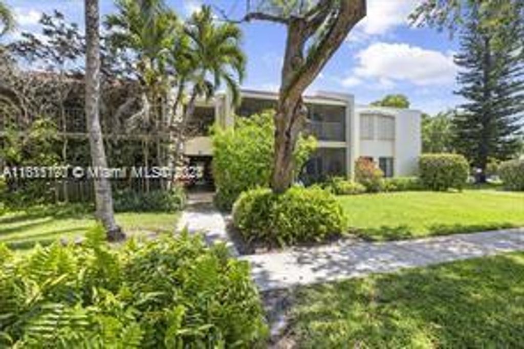 Photo of 150 Pineview Rd #D4, Jupiter, FL 33469 (MLS # A11611770)