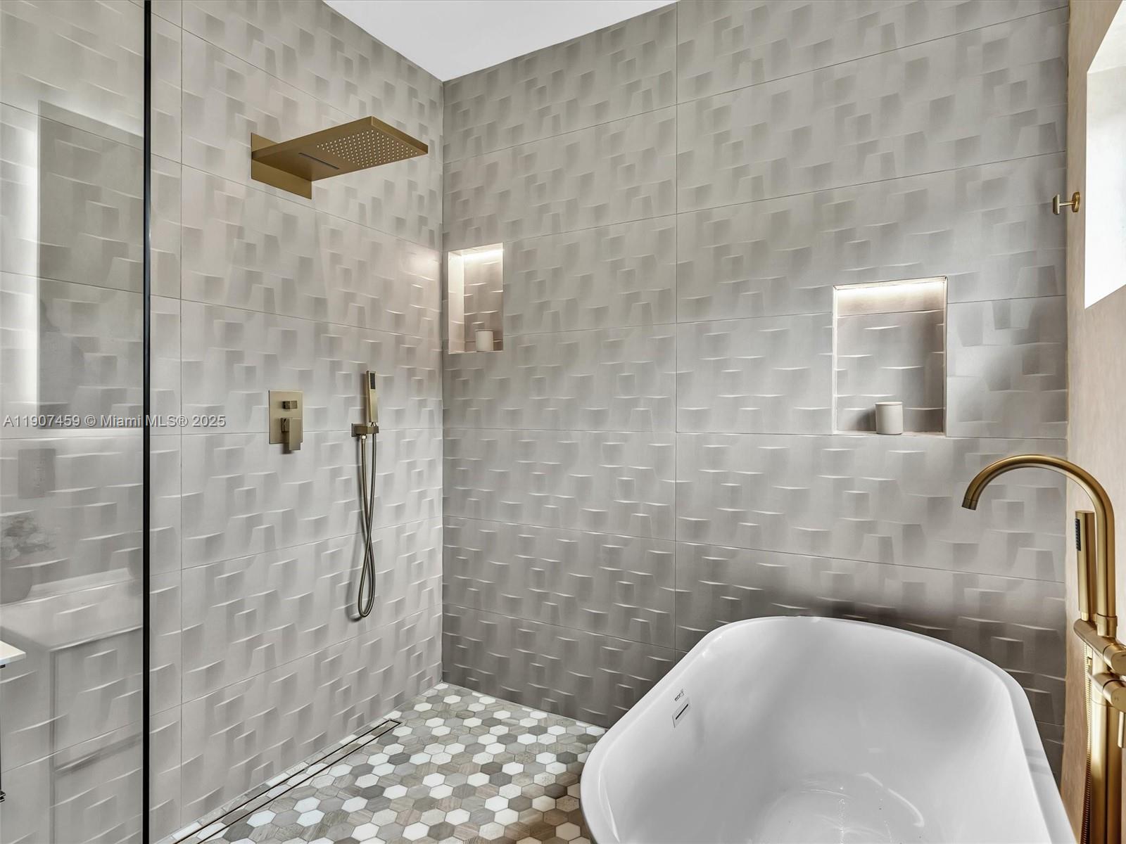 ALTOS DEL MAR NO 6 - Residential