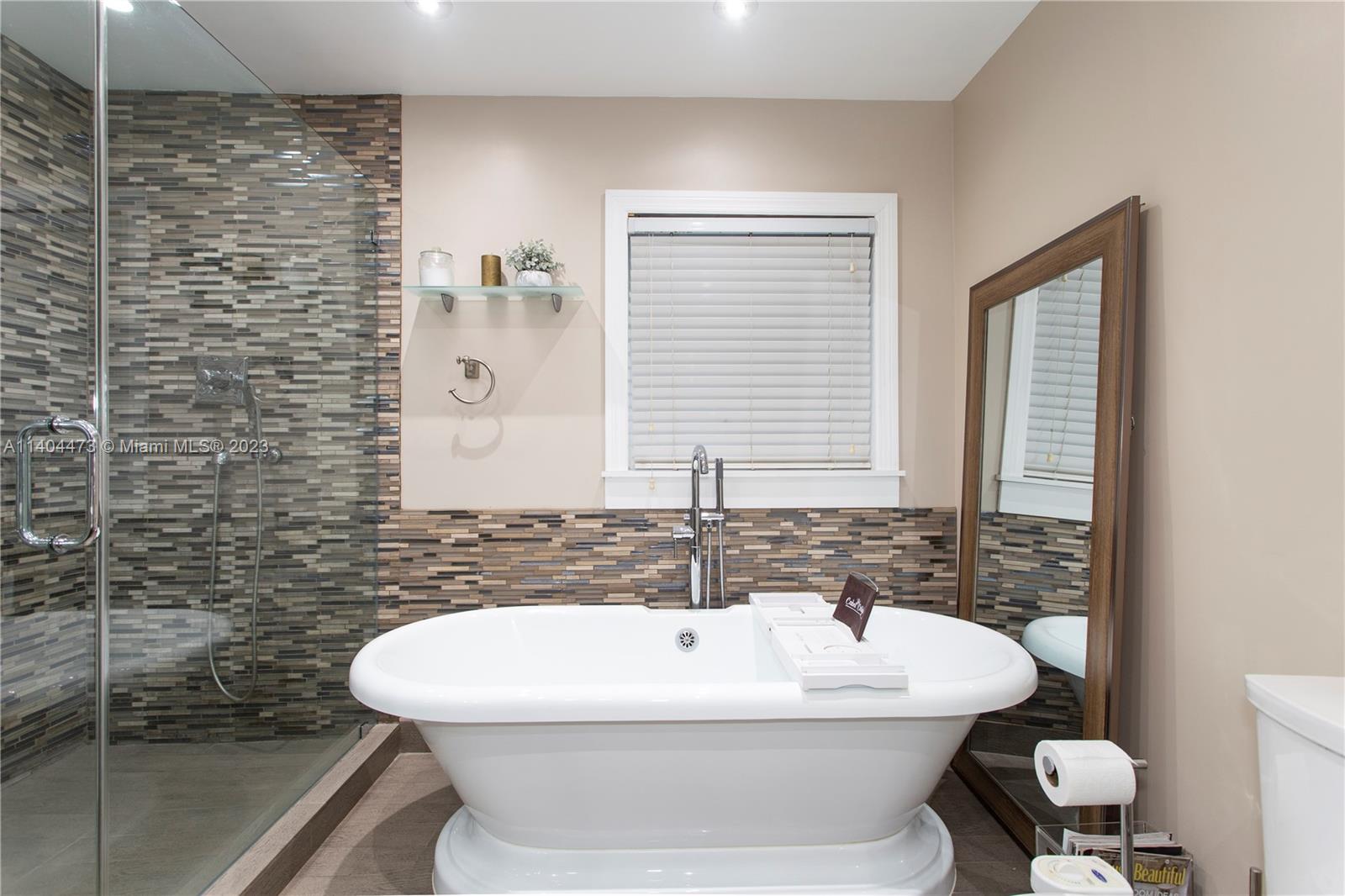 SURPRISE LAKE - Residential