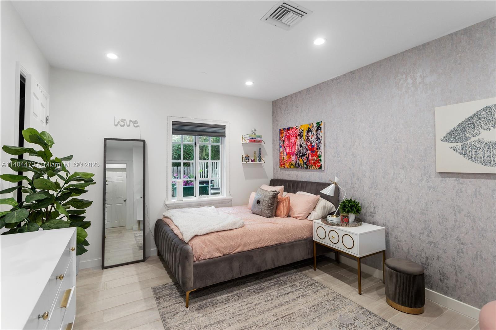 SURPRISE LAKE - Residential