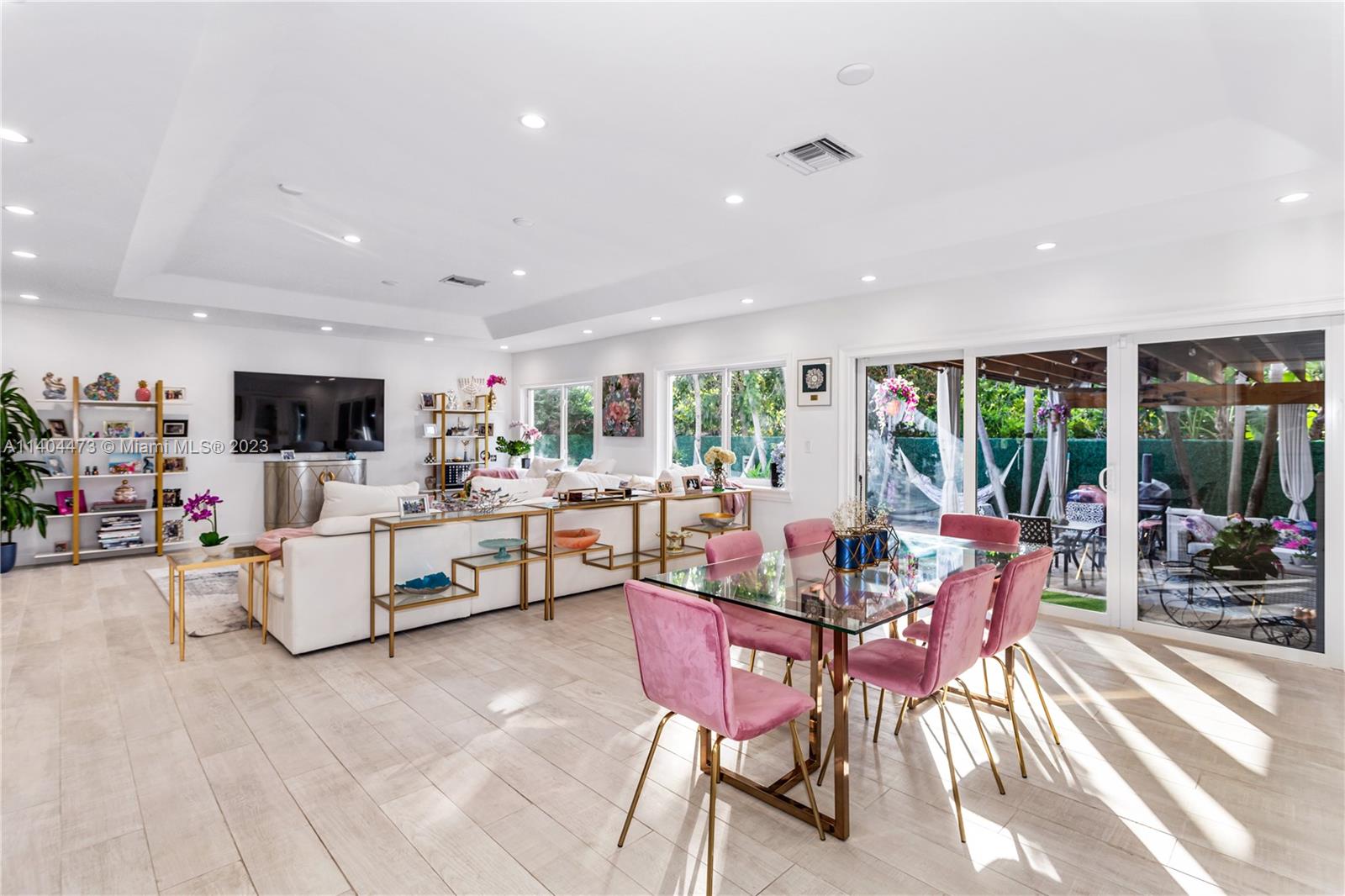 SURPRISE LAKE - Residential