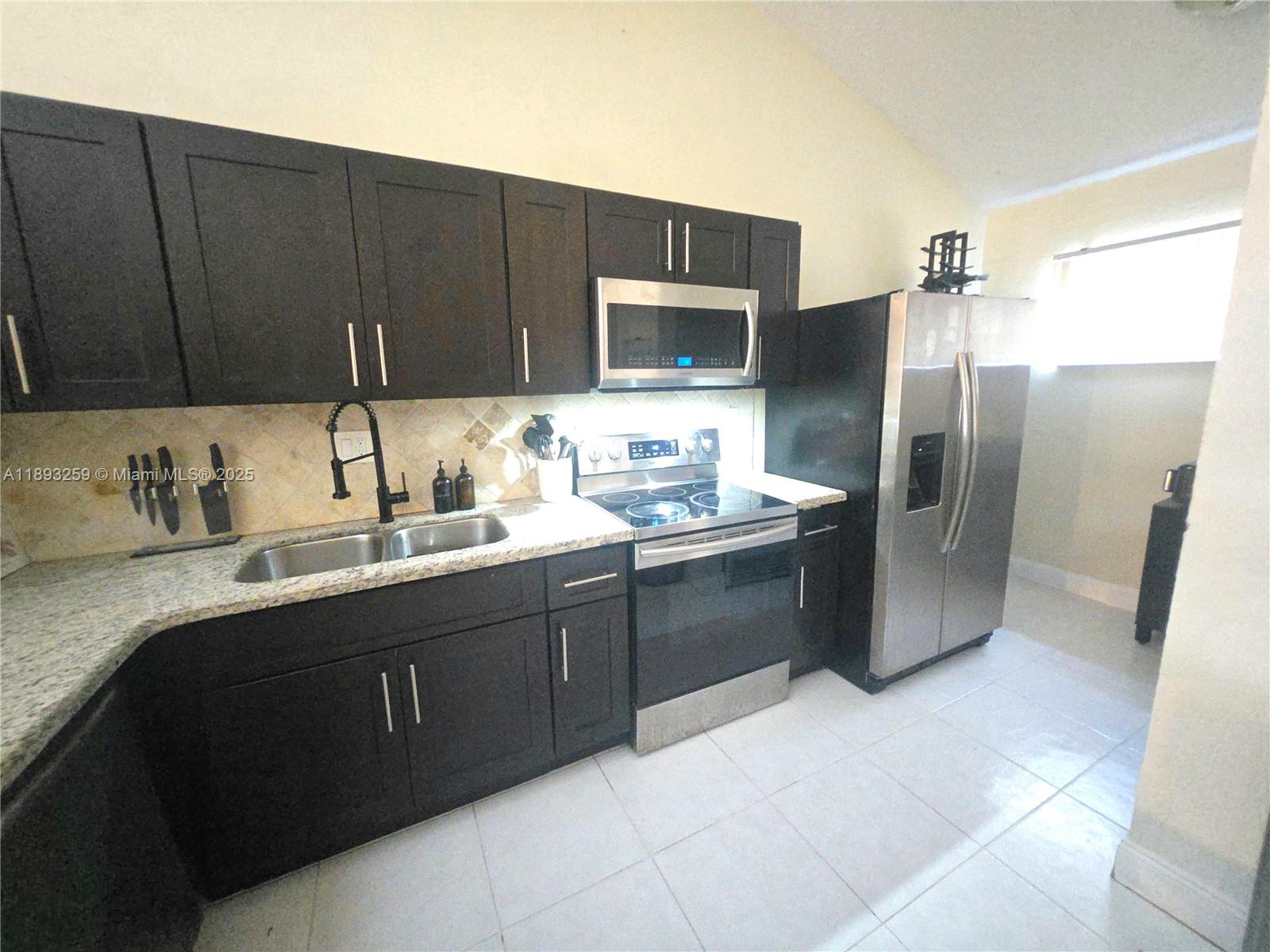 OMEGA VILLAS 1 CONDO - Residential