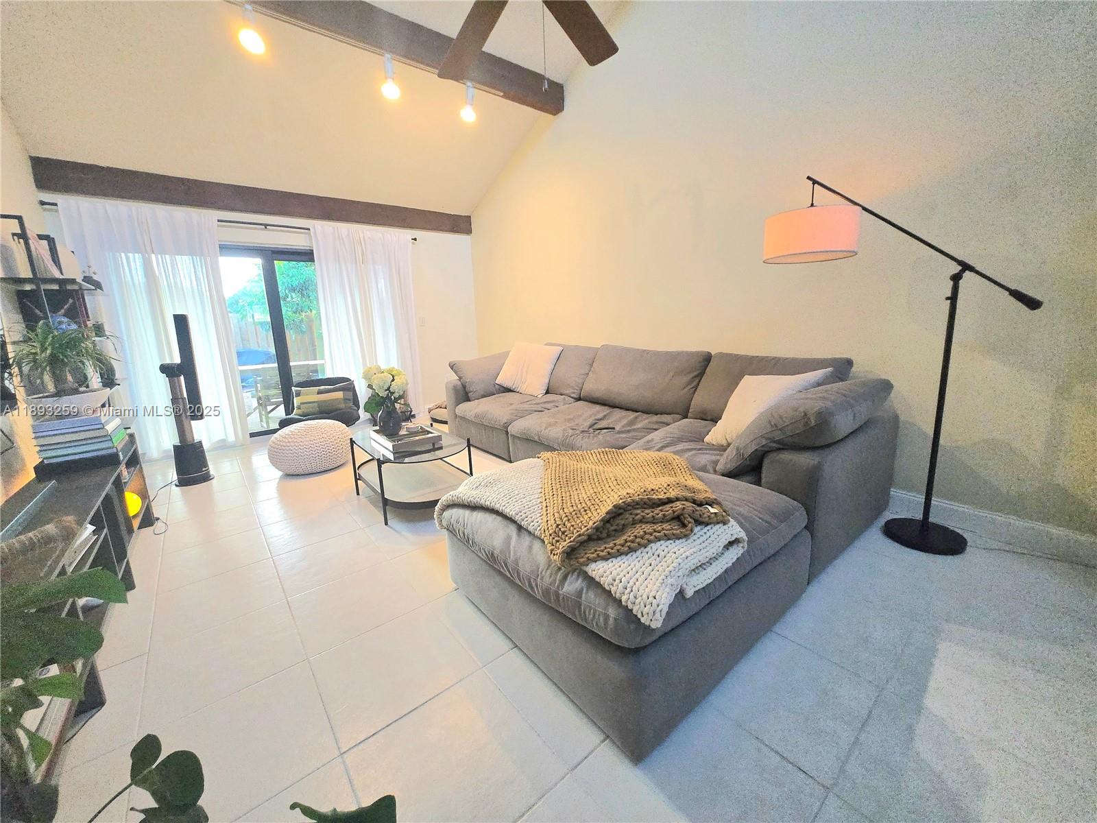 OMEGA VILLAS 1 CONDO - Residential