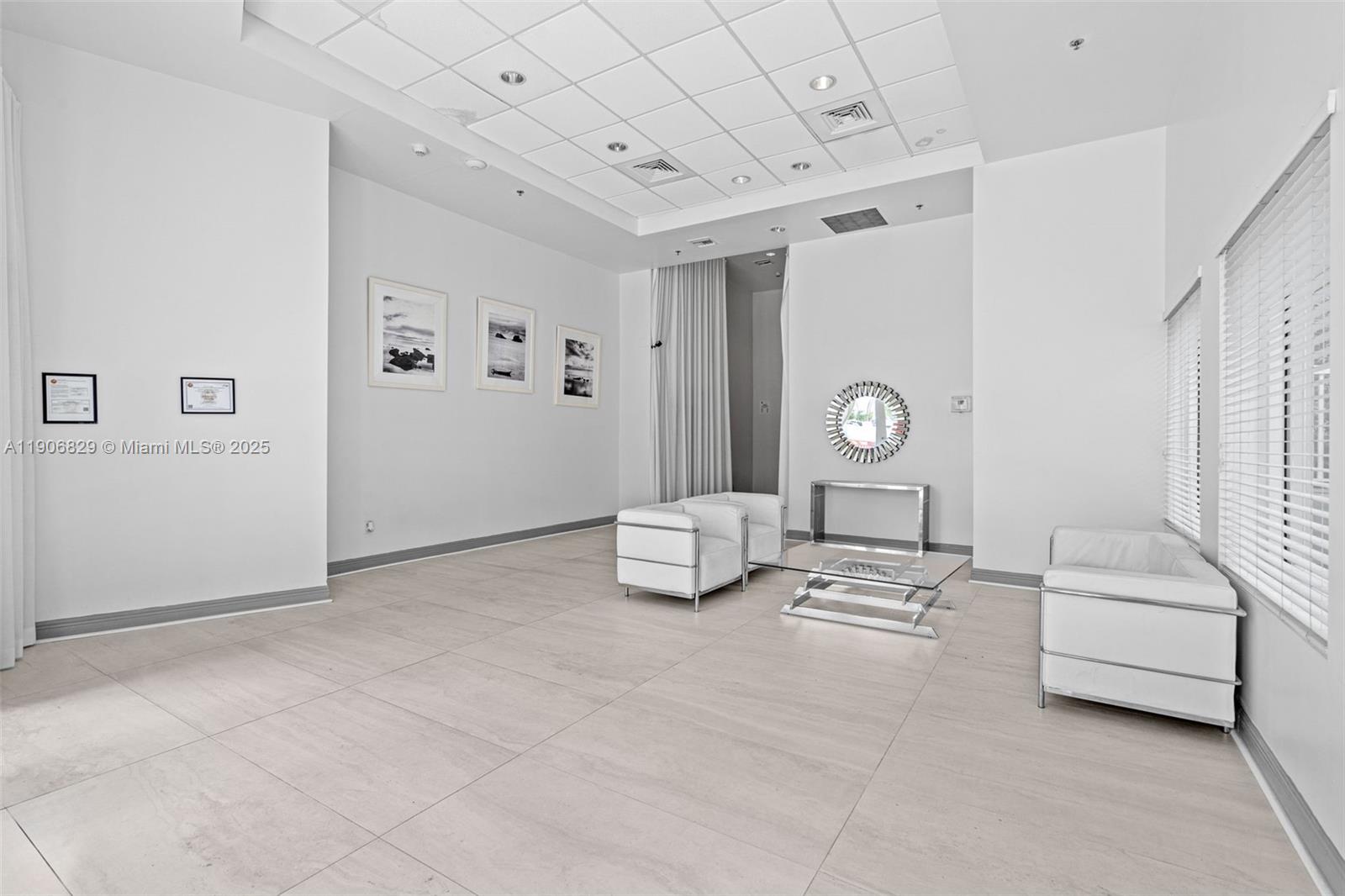 CASABLANCA VILLAS CONDO - Residential Lease