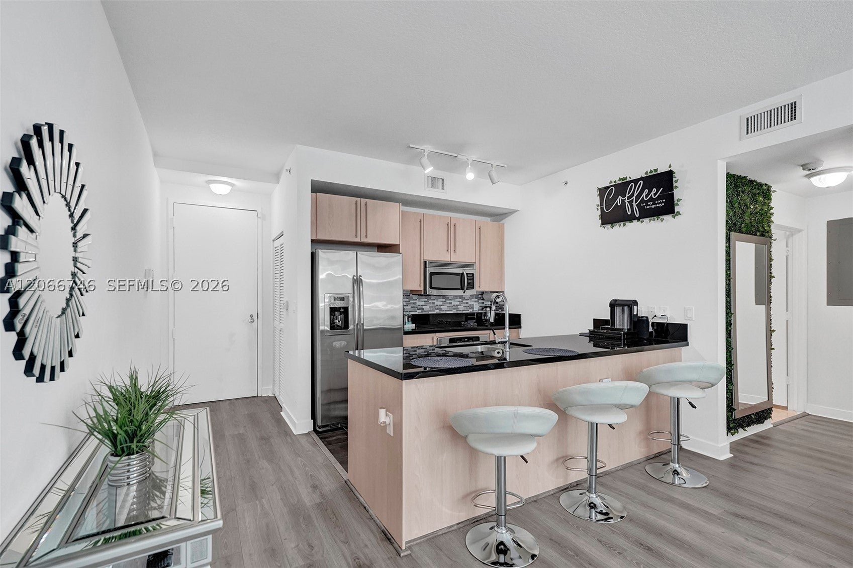 79 SW 12th St 3608-S
