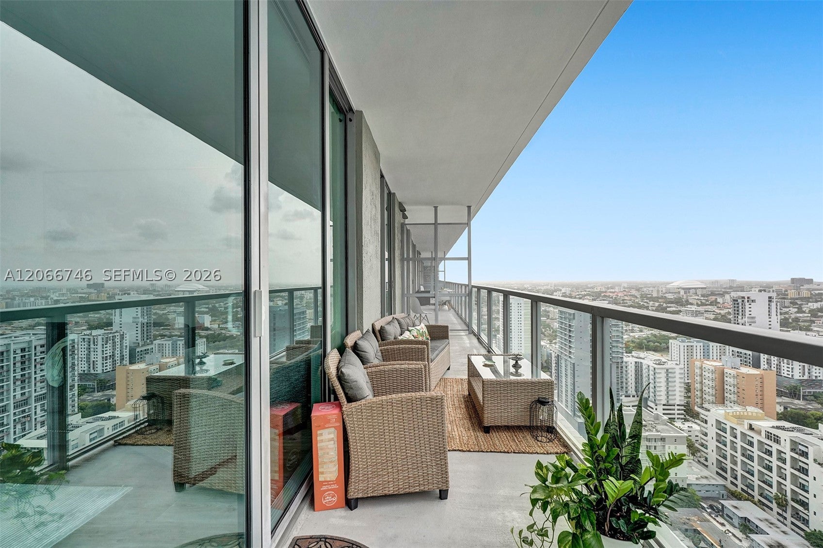 79 SW 12th St 3608-S