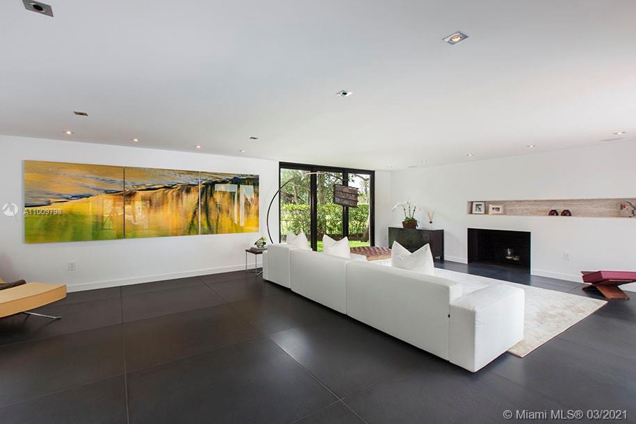 KERRWOOD OAKS - Residential