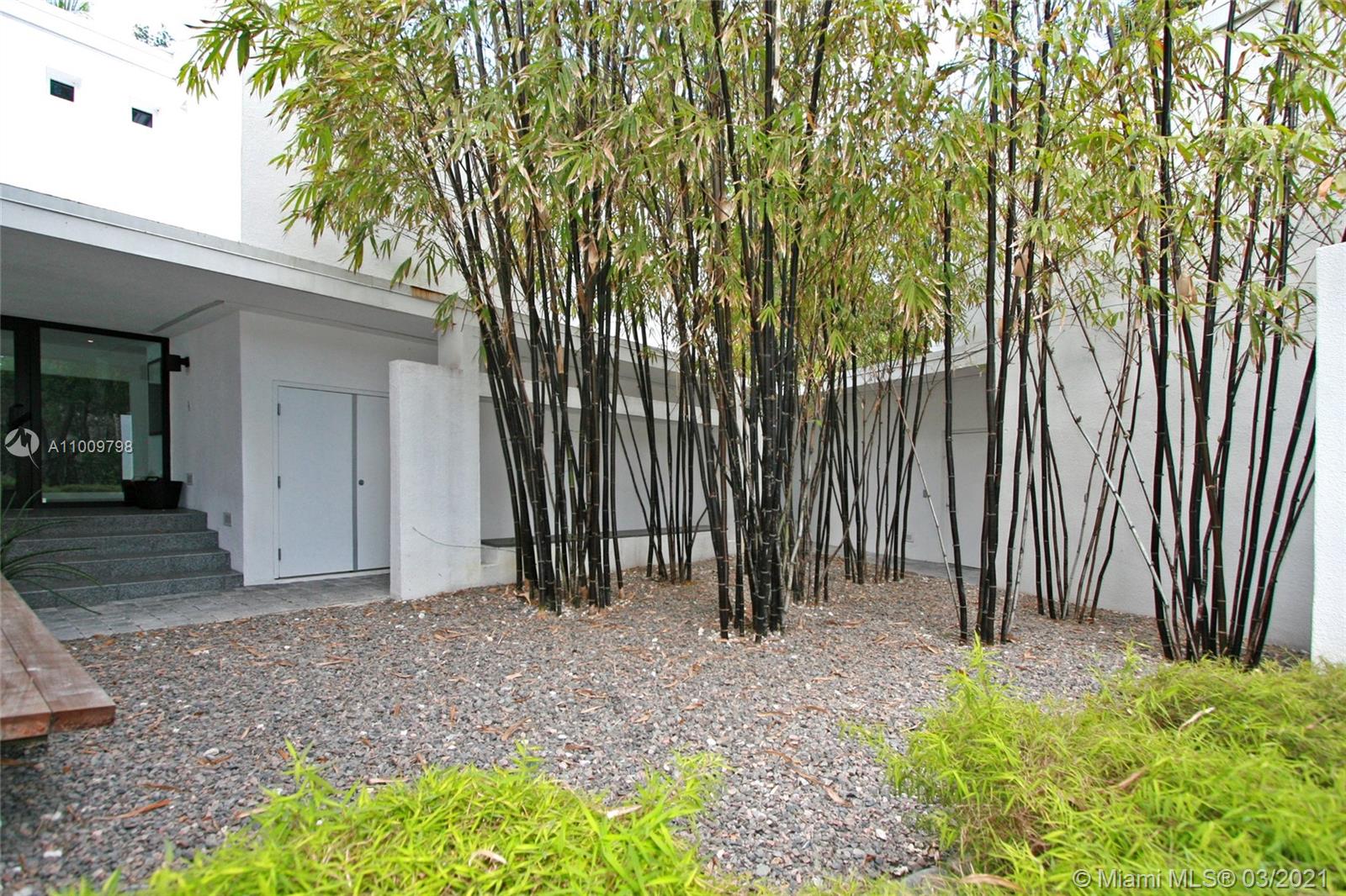 KERRWOOD OAKS - Residential