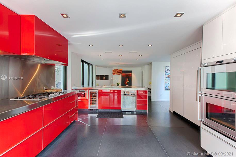 KERRWOOD OAKS - Residential