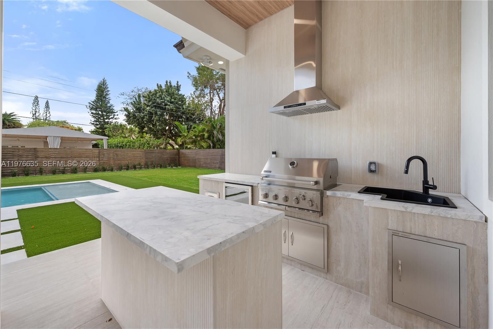 CAROLE HELMS MANOR - Residential