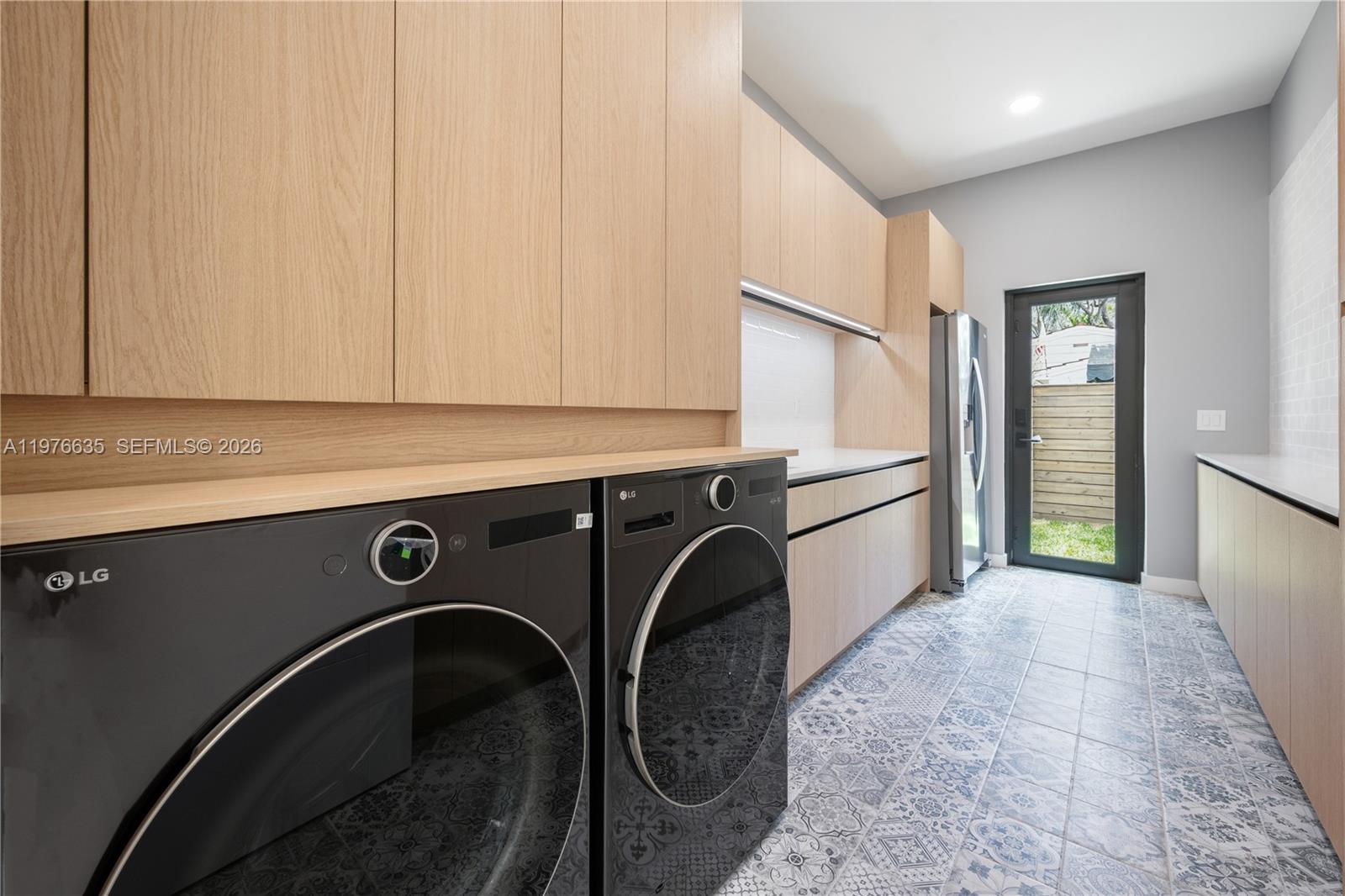 CAROLE HELMS MANOR - Residential