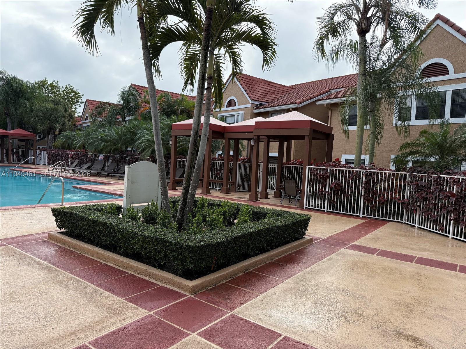 BISCAYNE BEACH CLUB CONDO - Residential