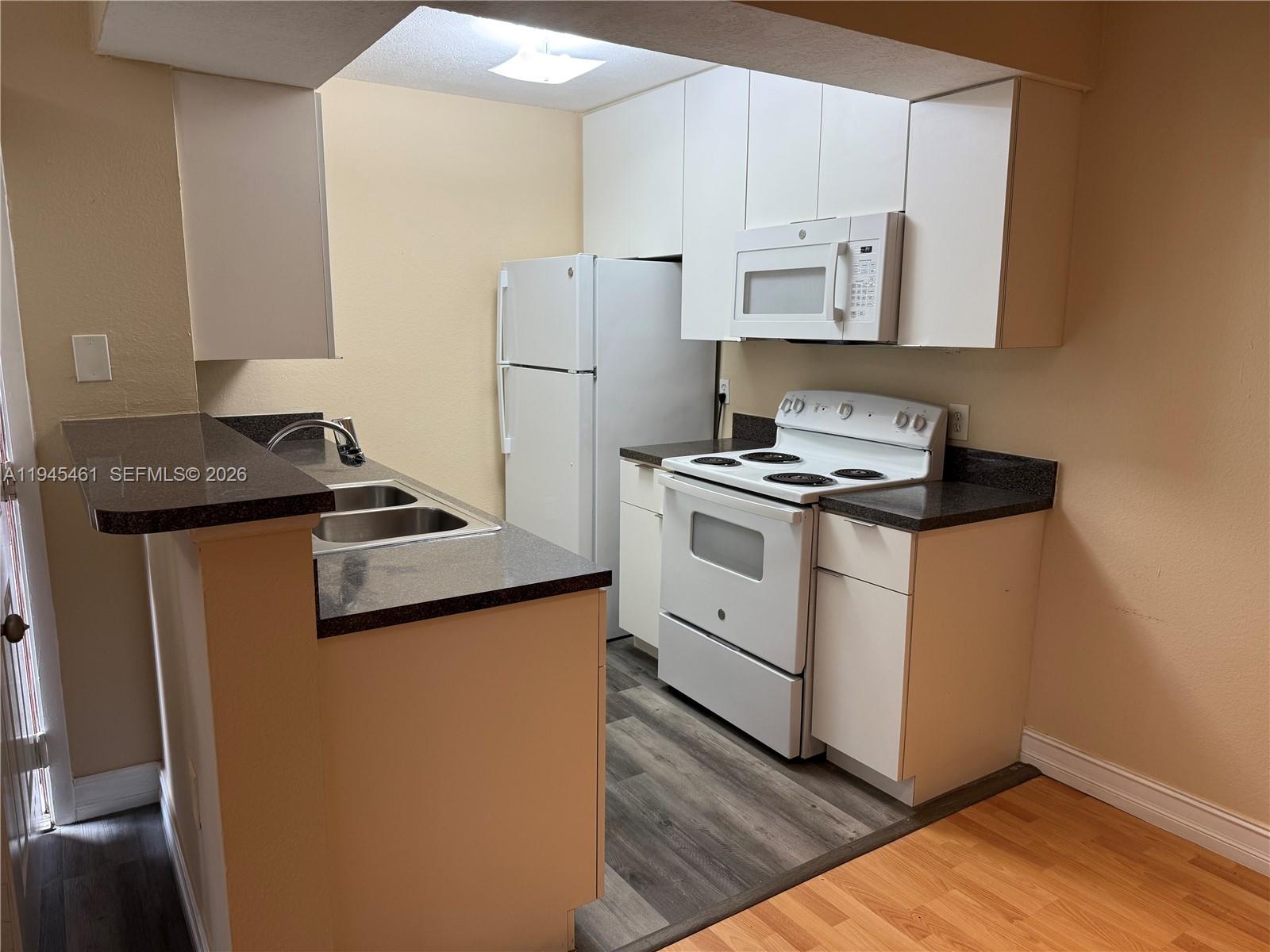 BISCAYNE BEACH CLUB CONDO - Residential