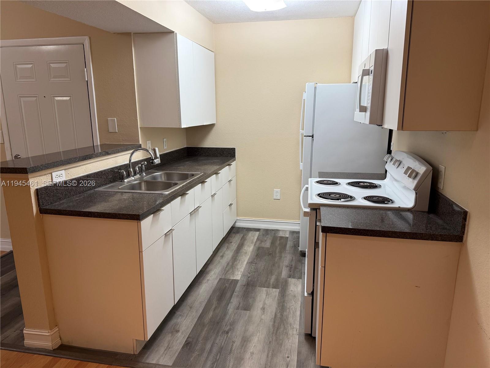 BISCAYNE BEACH CLUB CONDO - Residential