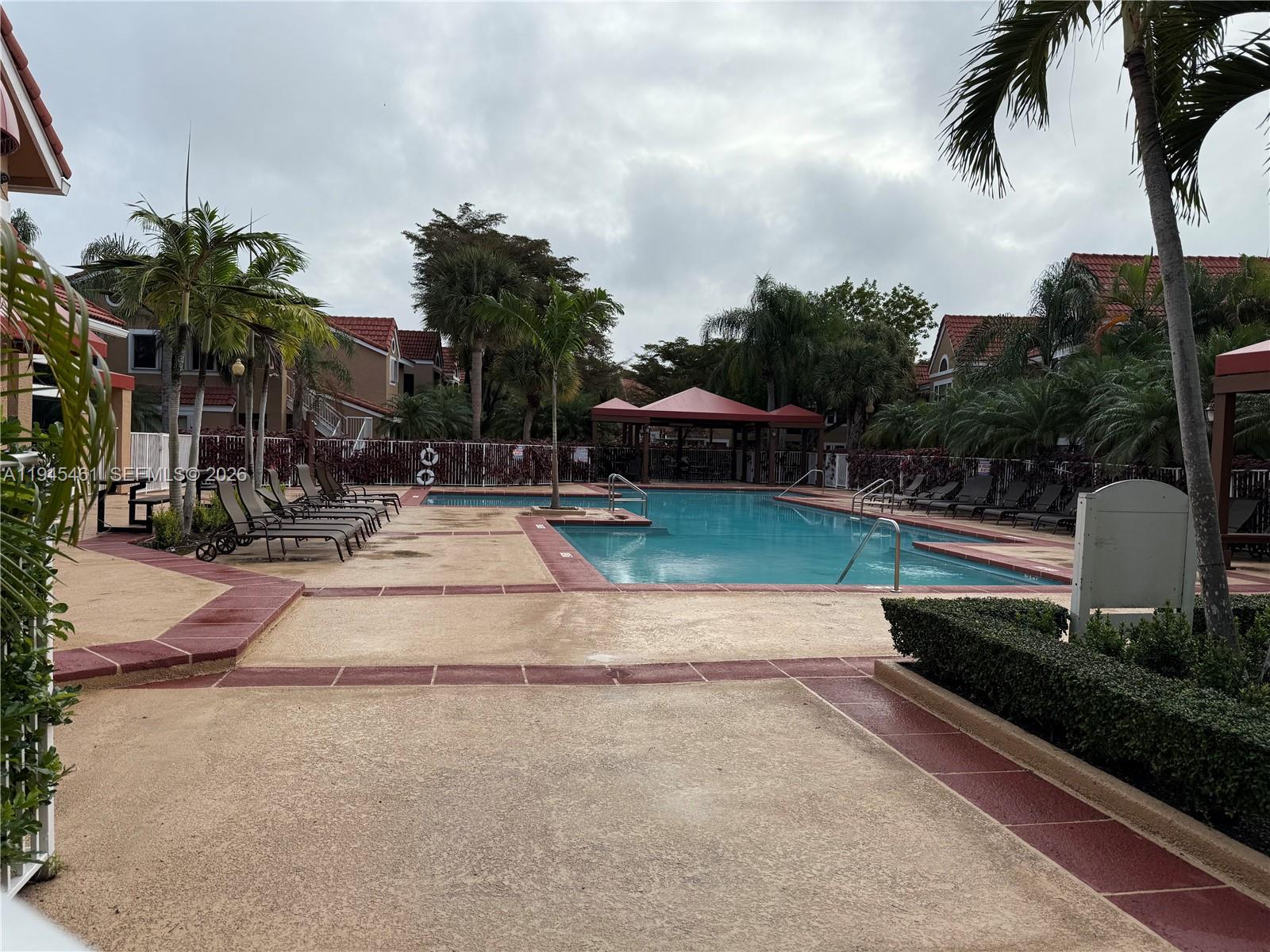 BISCAYNE BEACH CLUB CONDO - Residential