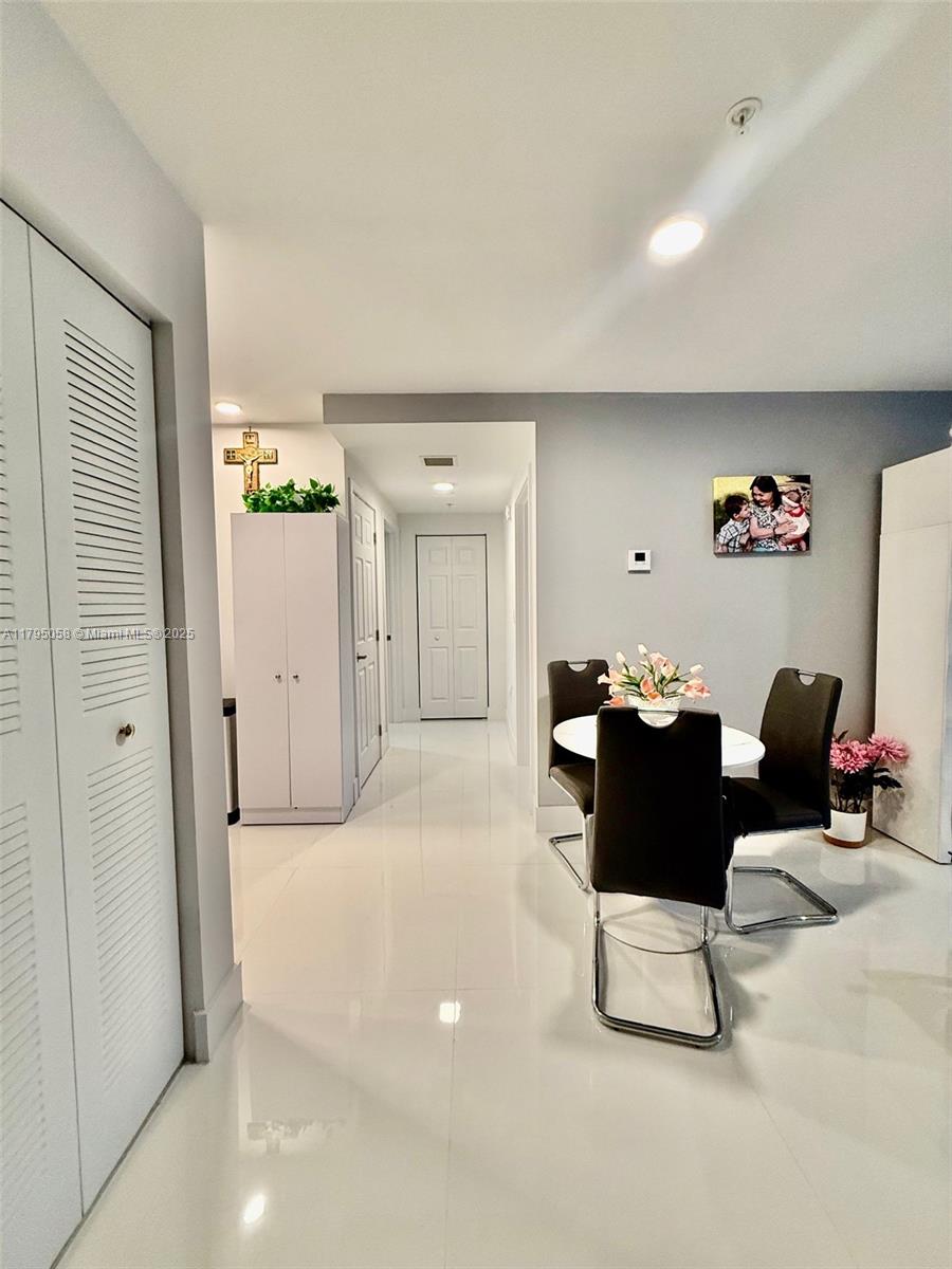 ISLANDS AT DORAL 1ST ADDI - Residential