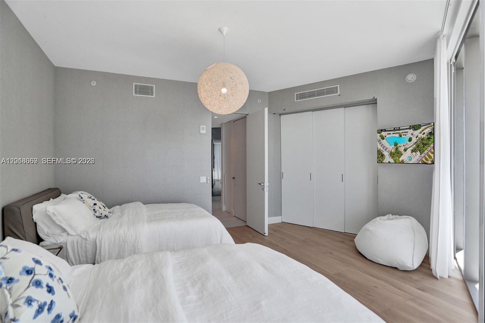 18975 COLLINS CONDO - Residential