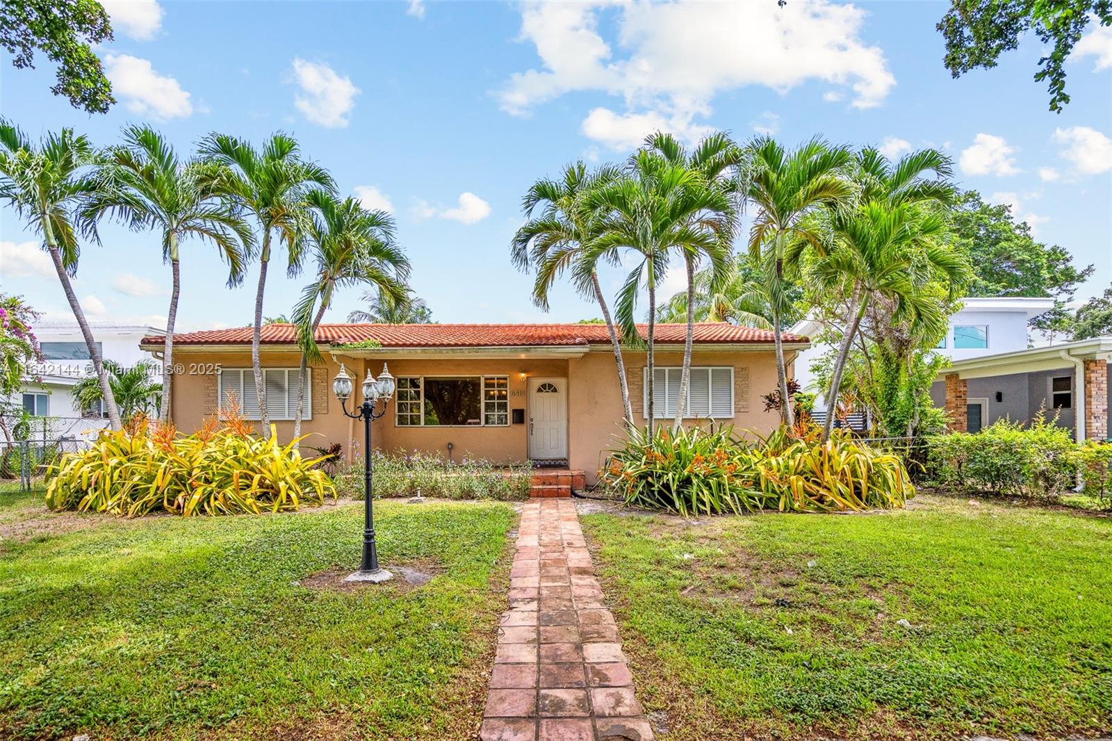 Property for Sale at 6515 Sw 48th St, Miami, Broward County, Florida - Bedrooms: 3 
Bathrooms: 2  - $915,000