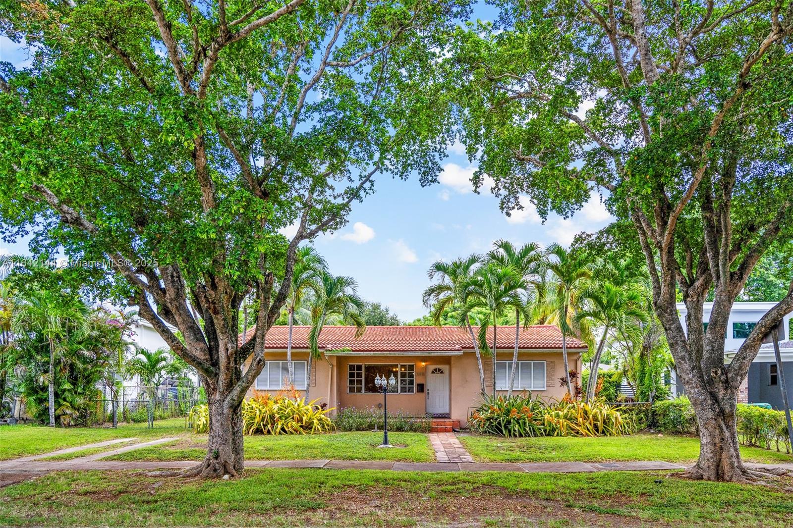 BLUE ROAD TERR - Residential