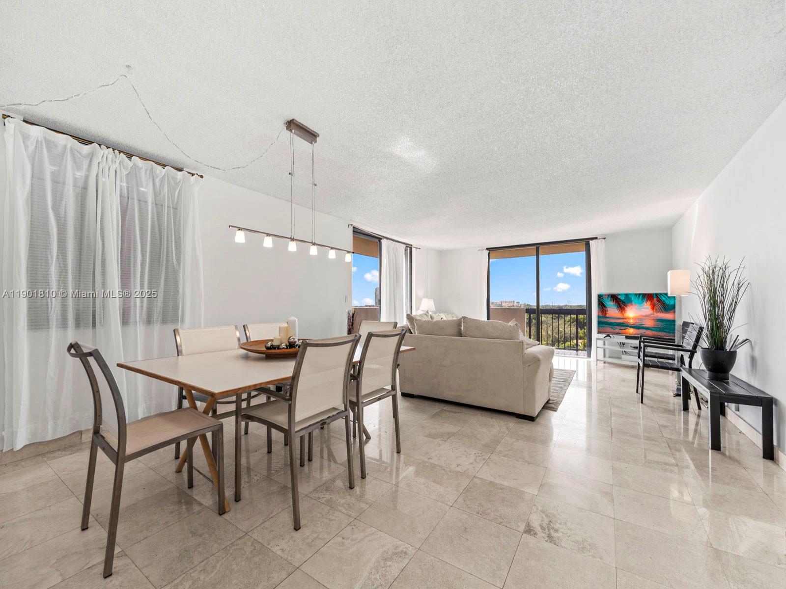 600 Biltmore Way 902