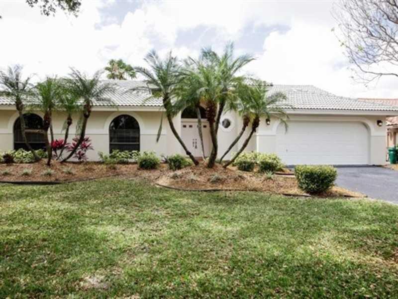 This beautiful is Pet friendly and requires $150 Non-refundable deposit plus $20 per month per pet. With the exception of Doberman Pinscher, Rottweiler, and Pittbull Breeds. A $45 application fee is required for all persons 18yrs of age and older. All mov e in deposits are contingent on credit history and background check.