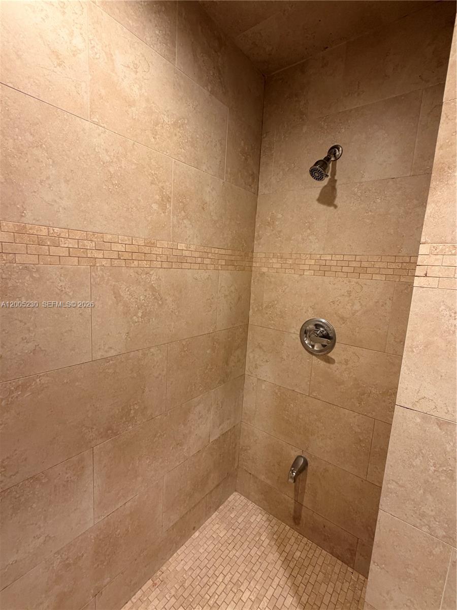 DRIFTWOOD ESTATES NO 2 - Residential Lease
