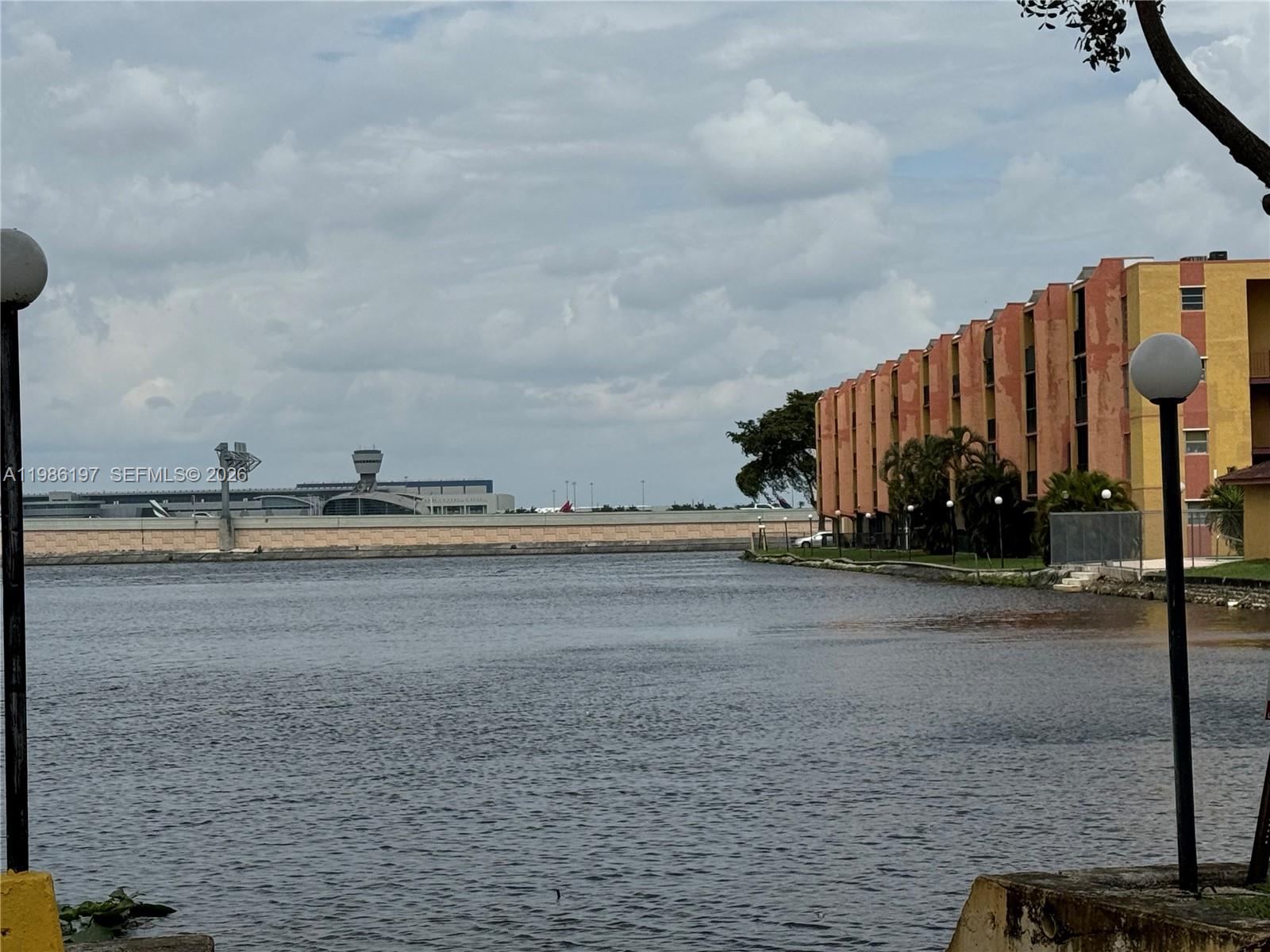 SUNSET VILLAS NO 3 CONDO - Residential