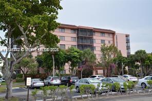 LAKEVIEW OF THE CALF CLUB - Residential