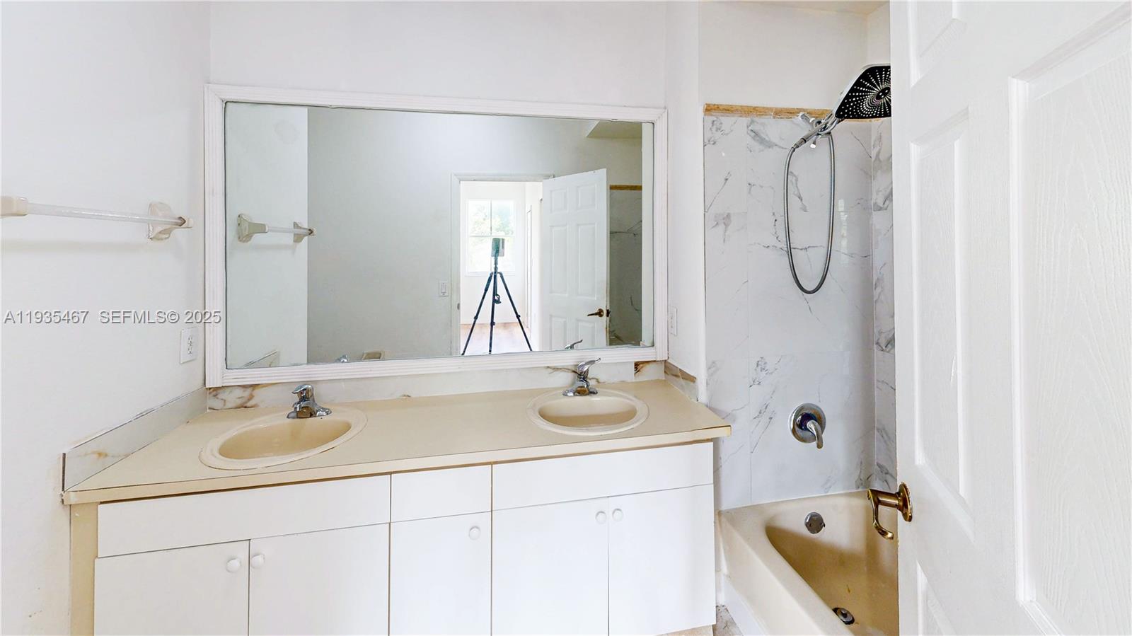 RIVERSIDE AT BISC NATL PK - Residential