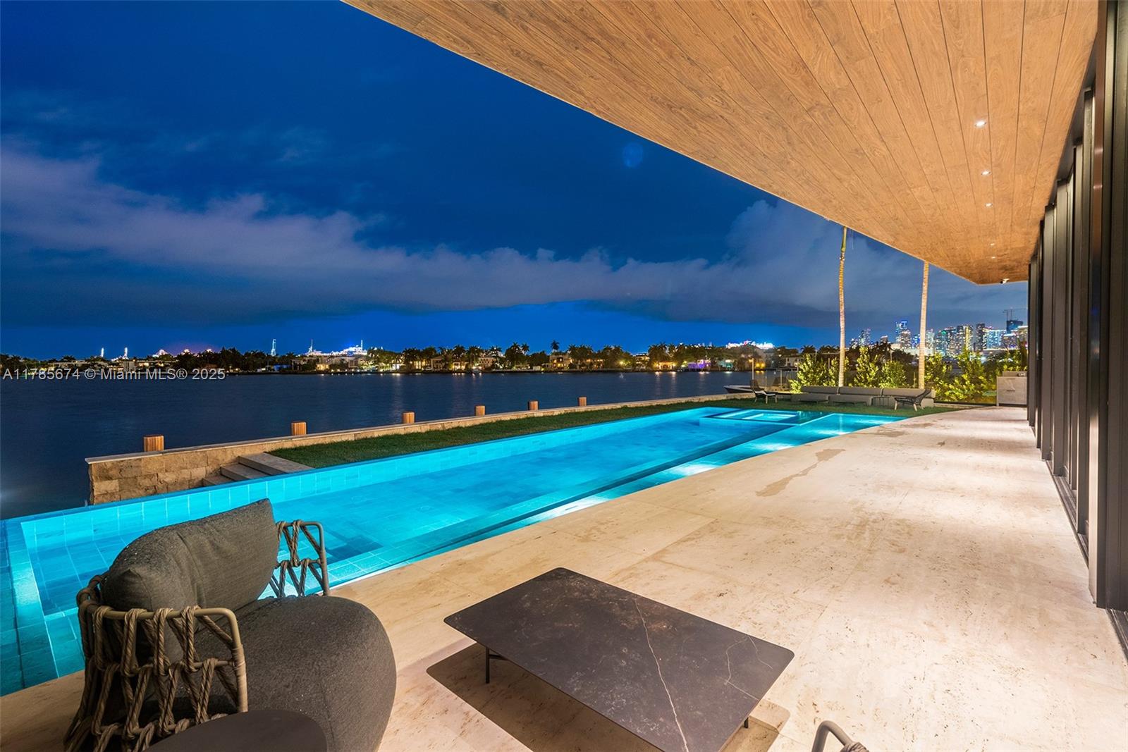 15 E San Marino Dr