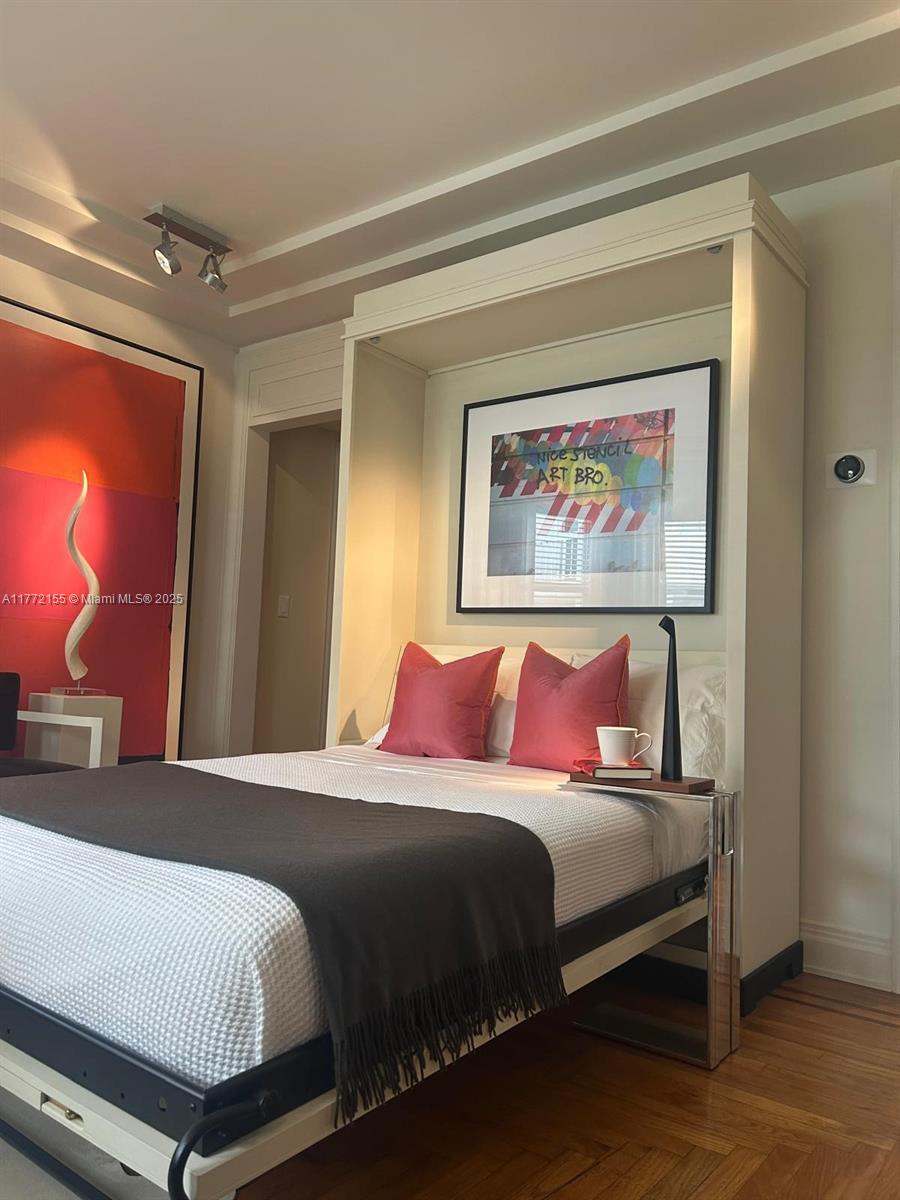 BAY COURT CONDO - Residential