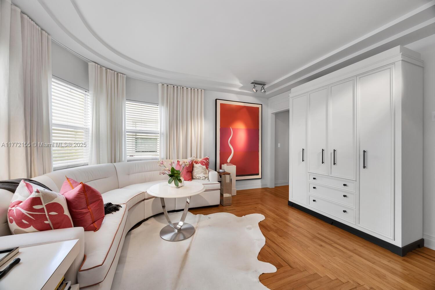 6911 Bay Dr 3