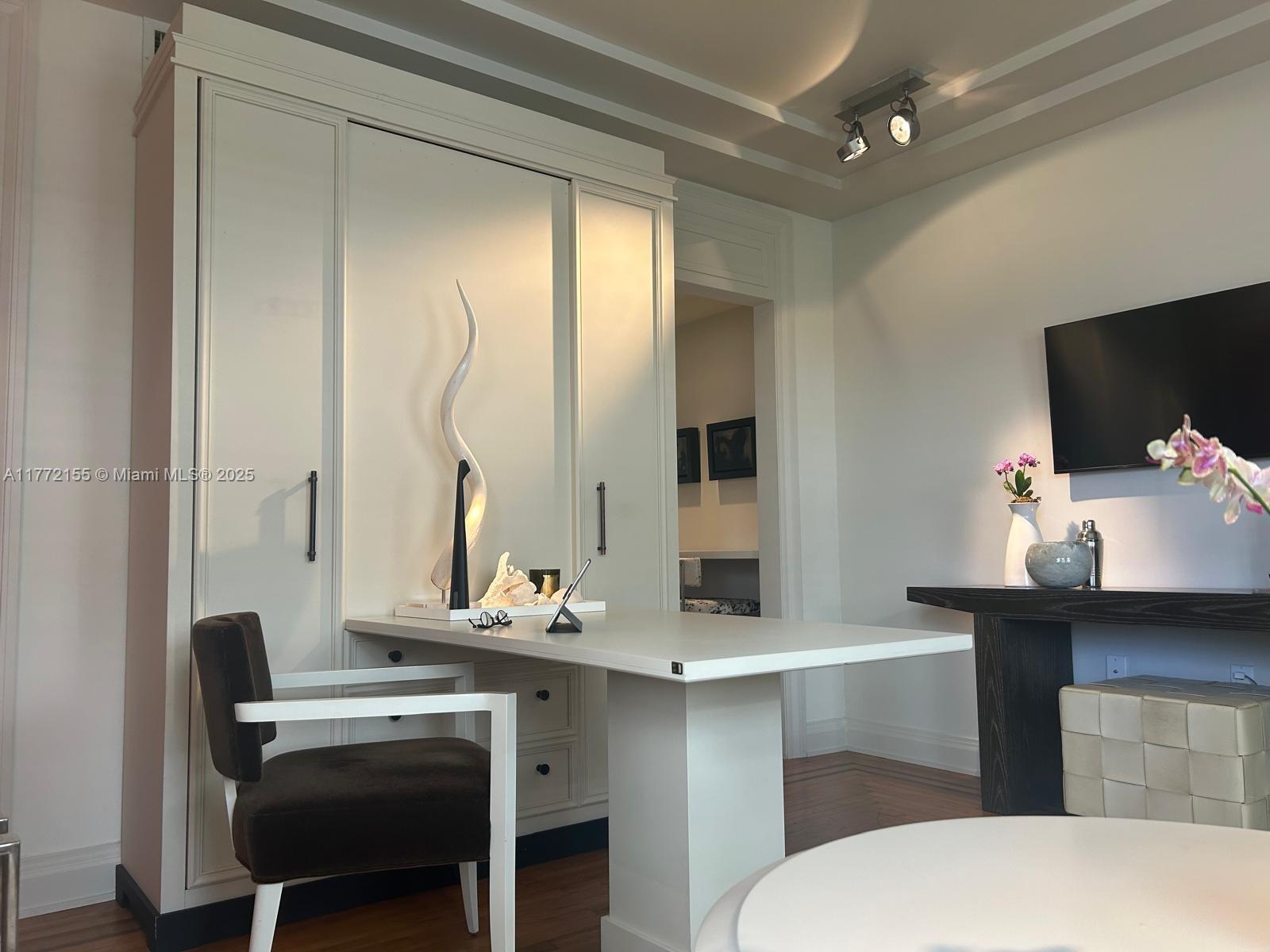 BAY COURT CONDO - Residential