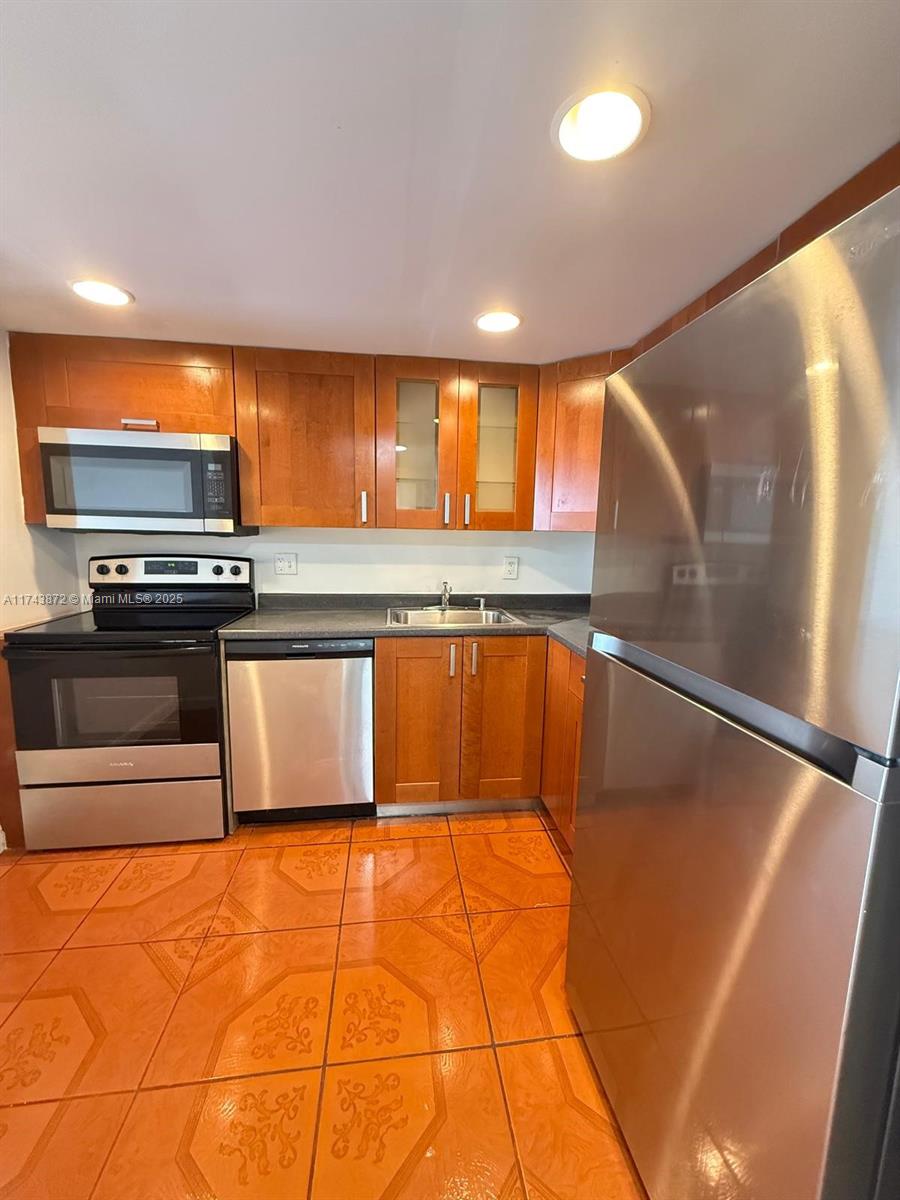 Rental Property at 13499 Biscayne Blvd 1114, North Miami, Miami-Dade County, Florida - Bedrooms: 2 
Bathrooms: 2  - $2,100 MO.