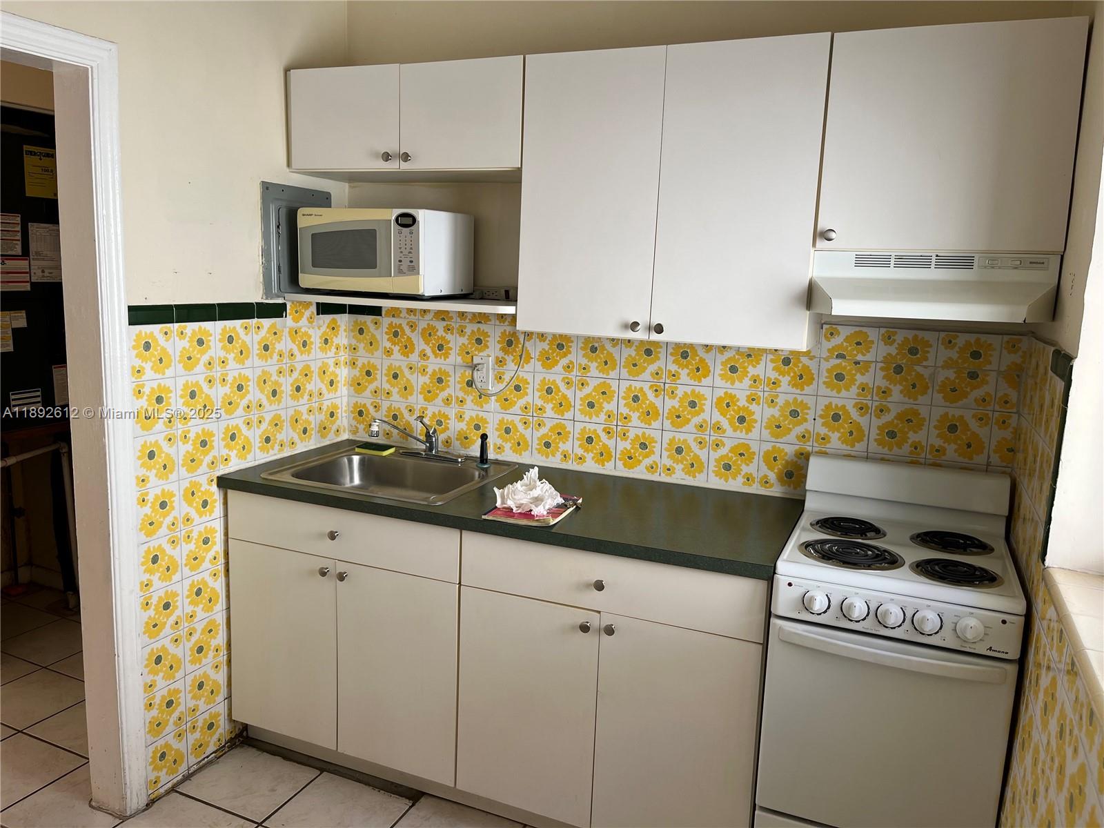 LAWRENCE EST LAND CO - Residential Lease