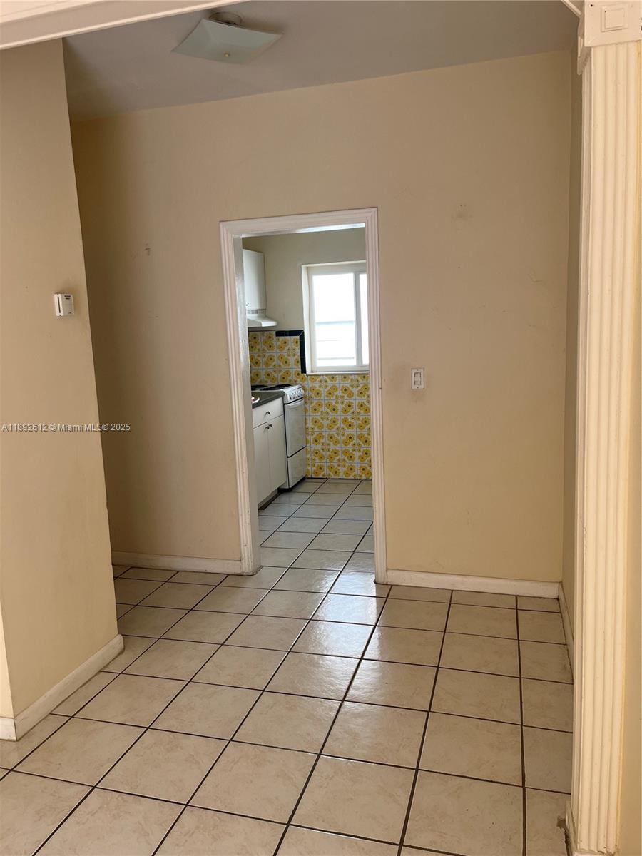 LAWRENCE EST LAND CO - Residential Lease
