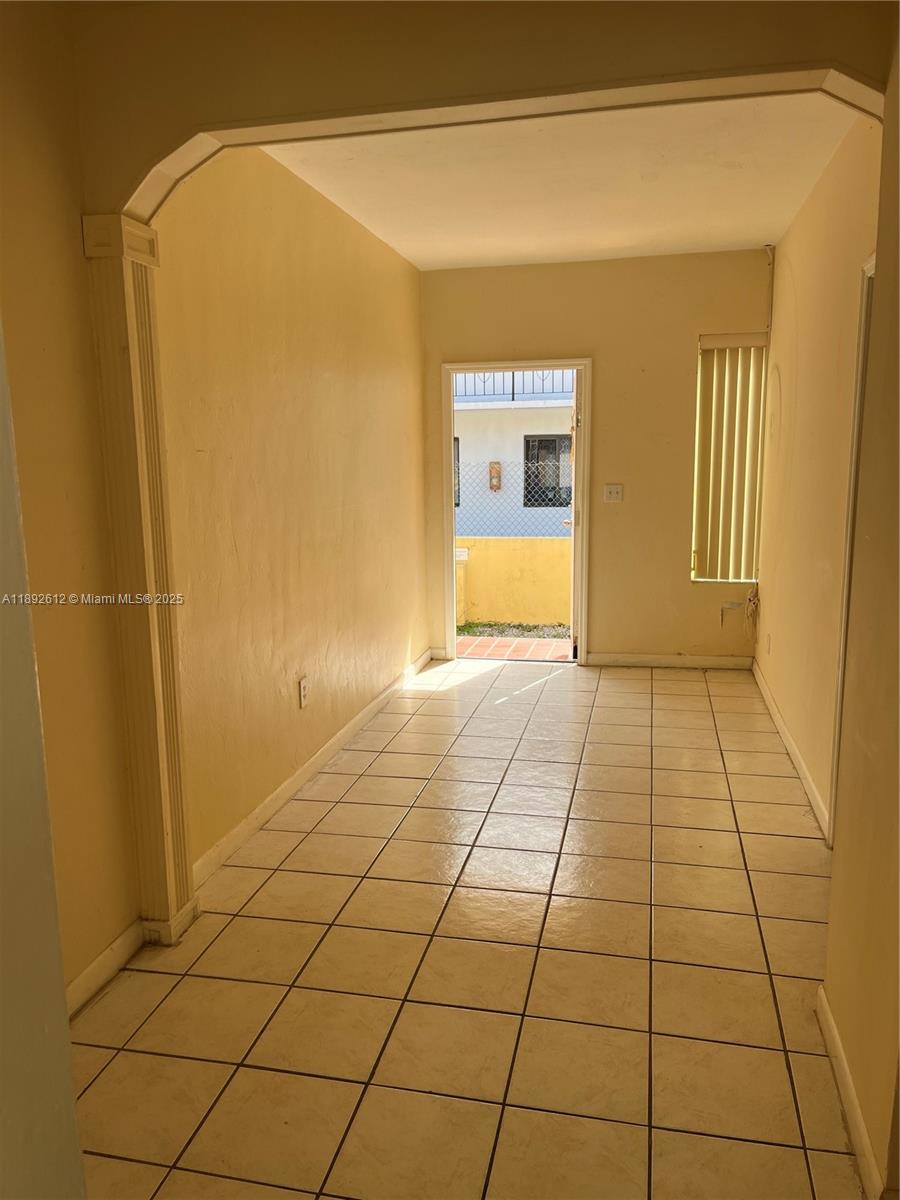 LAWRENCE EST LAND CO - Residential Lease