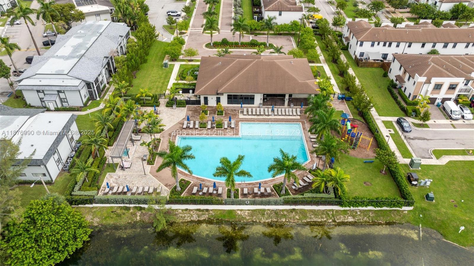 VIA VENTURE NEIGHBORHOOD - Residential