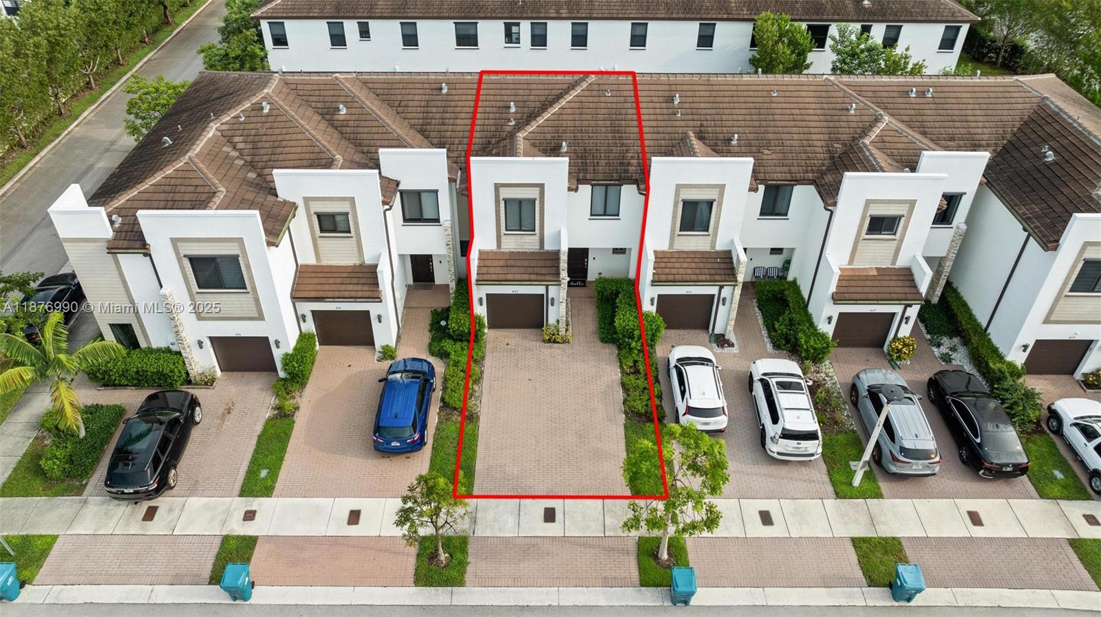 VIA VENTURE NEIGHBORHOOD - Residential