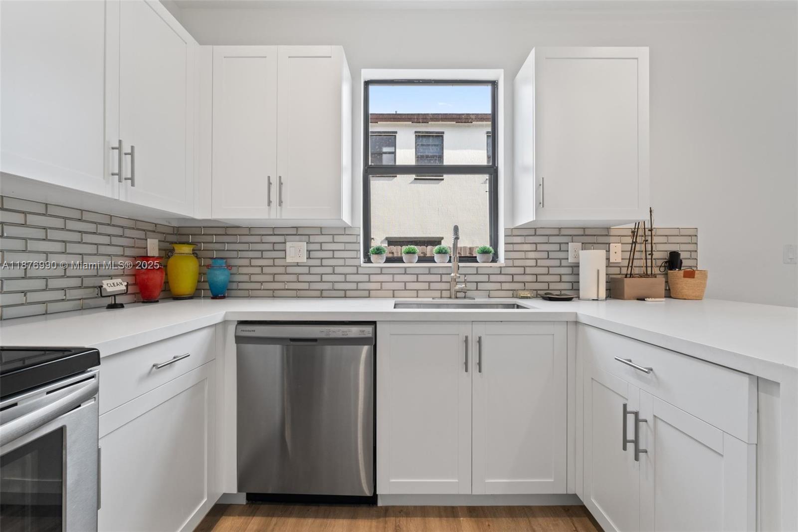 VIA VENTURE NEIGHBORHOOD - Residential